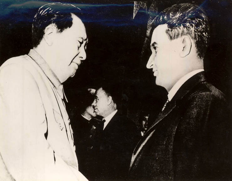 Întrevederea dintre Nicolae Ceauşescu şi Mao Tzedun la Palatul Adunării Reprezentanţilor Populari din China. (3 iunie 1971) - sursa – „Fototeca online a comunismului românesc” (cota 3/1971)