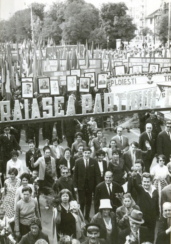 Demonstraţie la aniversarea zilei de 23 aug 1944 Fototeca online a comunismului românesc, cota 181/1968 