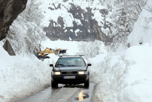 Iarna grea in apropiere de Podgorica.AFP PHOTO / SAVO PRELEVIC /