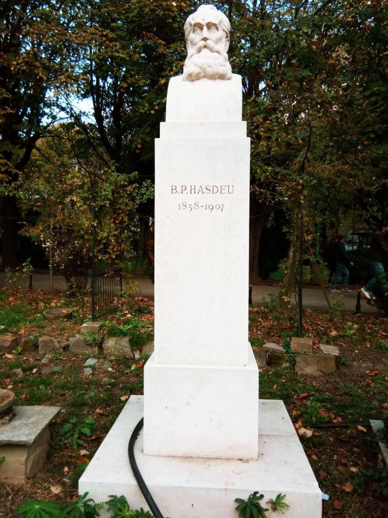Statuia lui B.P. Haşdeu din Parcul Cişmigiu, noiembrie 2017